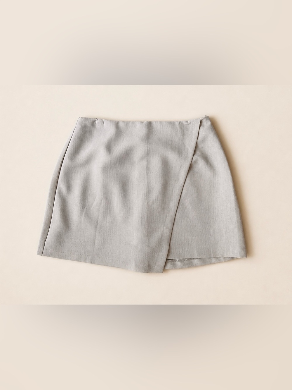 Abercrombie Scarlett Asymetric Mini Skort Taupe S - Picture 2 of 6